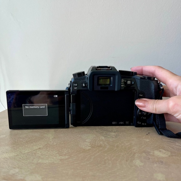 Panasonic Lumix G7 Body FOR PARTS (Faulty Shutter)+ Origin.Battery & EU Charger - Picture 6 of 8